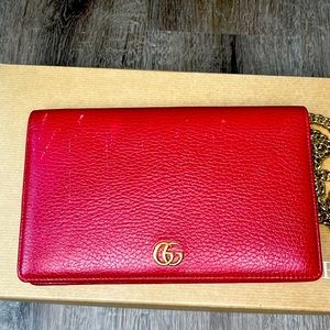 Gucci Petite Leather Wallet on chain